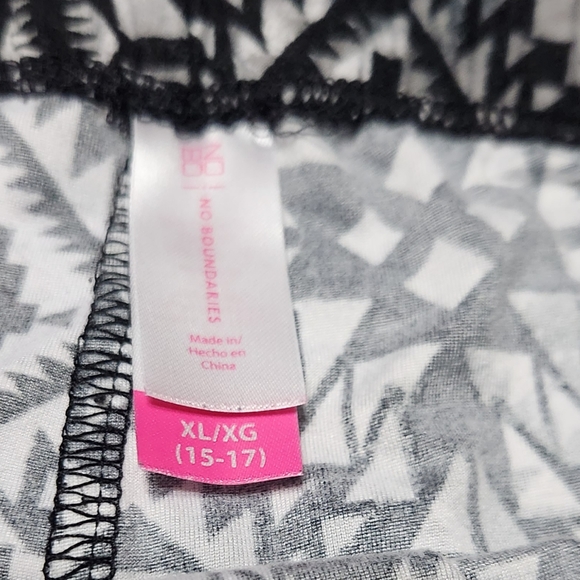 Capri Leggings, Geometric Design, sz 15/17 - Picture 4 of 4